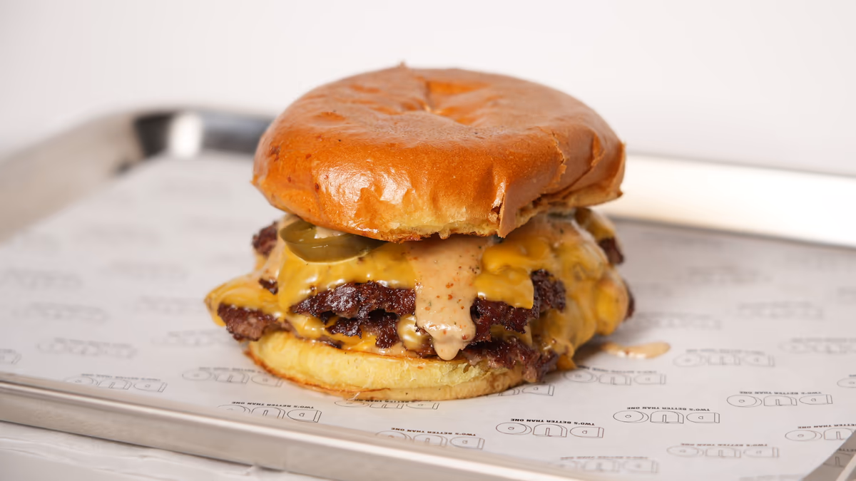 TRIPLE CHILI CHEESEBURGER
