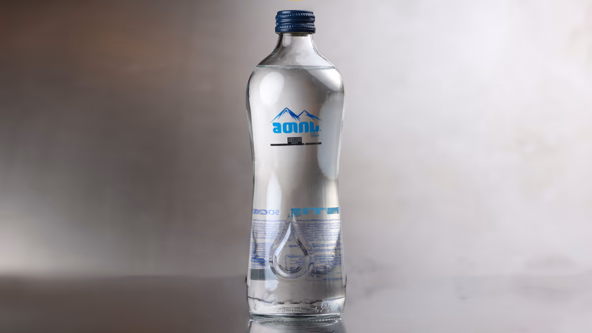 STILL / MINERAL WATER